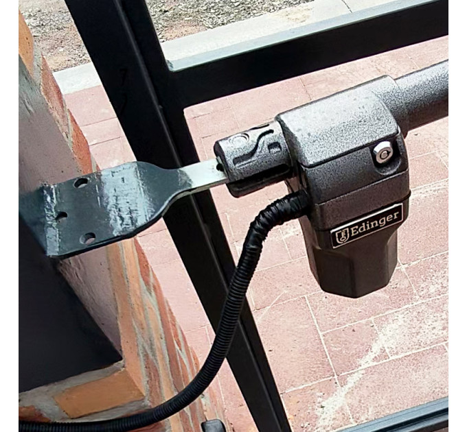 Монтаж автоматики на розпашні ворота в Києві та київській області